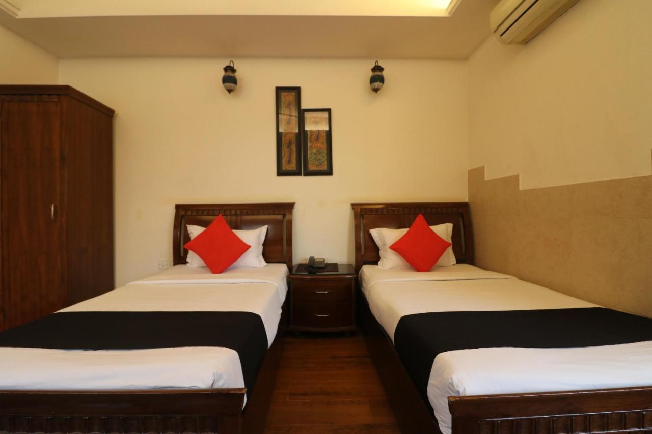 Hotel Clark Heights New Delhi Exterior photo