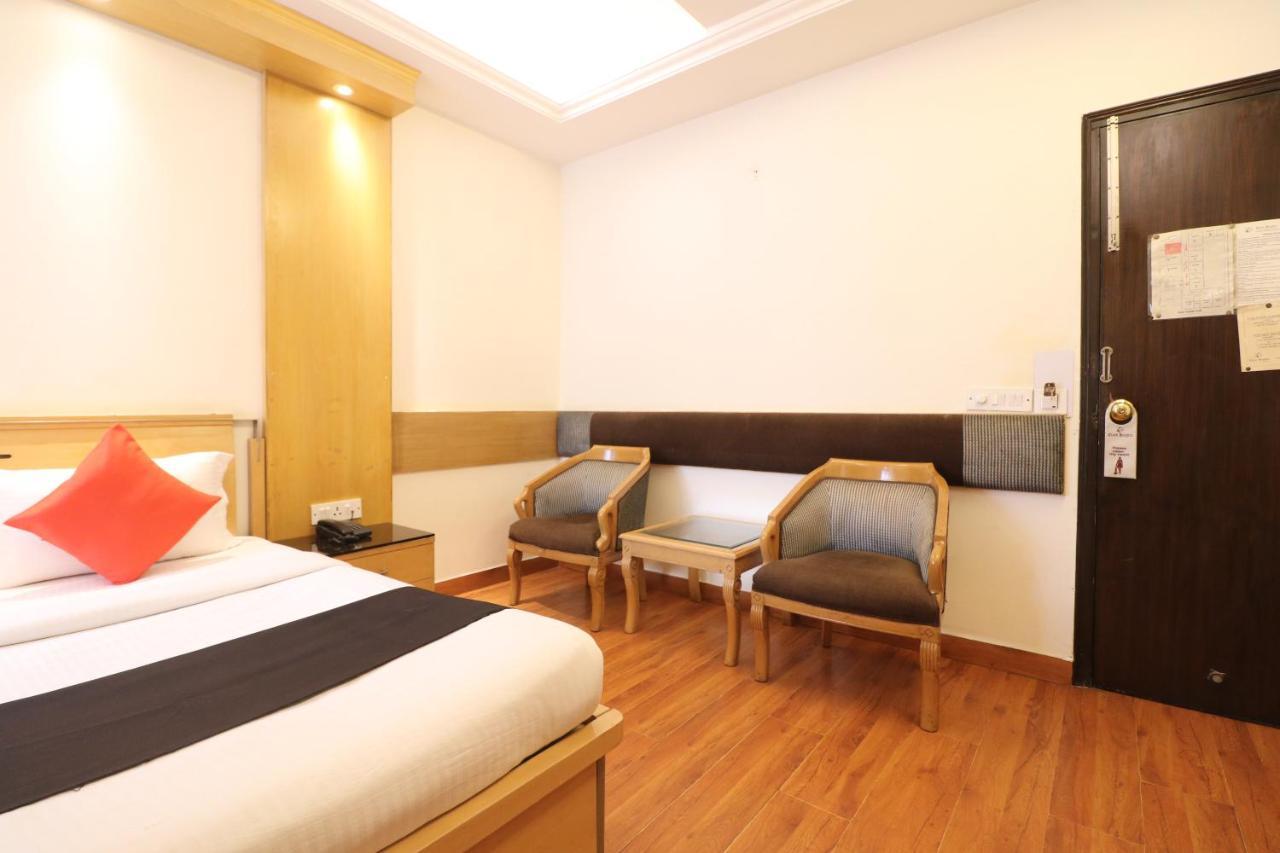 Hotel Clark Heights New Delhi Exterior photo